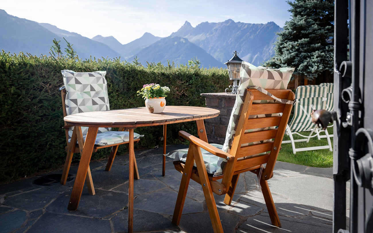 Ferienwohnung_Schoch_2023-Montafon_terrasse2.jpg